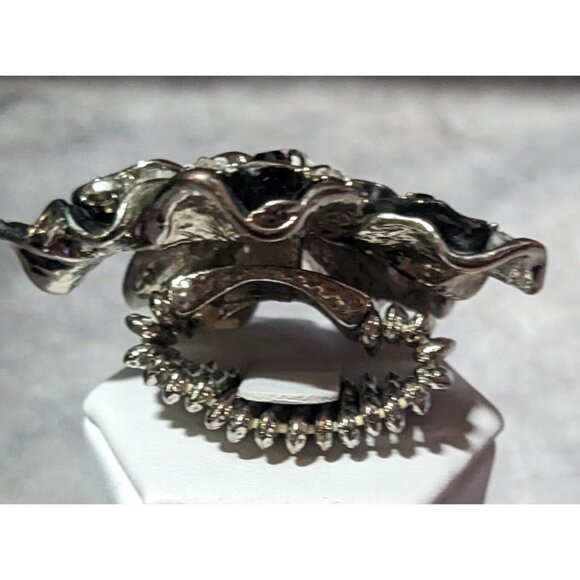 Chunky Floral Black And White Stretch Statement Ring Size 6 1/2 - Picture 12 of 16